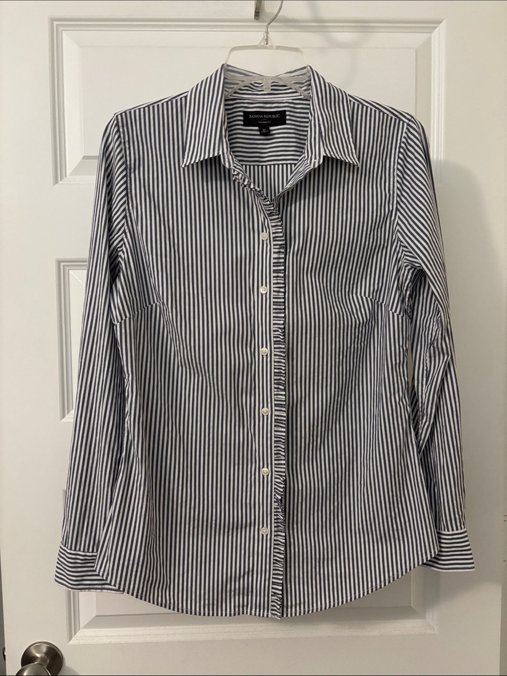 Banana Republic  Blue & White Pin Striped Dress Shirt SZ 10 Tailored Fit ruffle